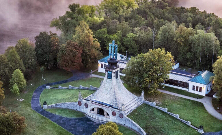 Go from Brno Zima na Brněnsku Mohyla míru