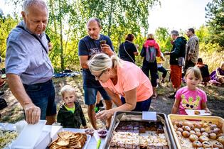 SOBOTU 13. 8. PŘIVÍTEJTE SNÍDANÍ NA ZBÝŠOVSKÉ HALDĚ